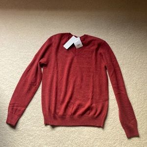 Brand new Uniqlo Men’s red orange Cashmere Sweater xs